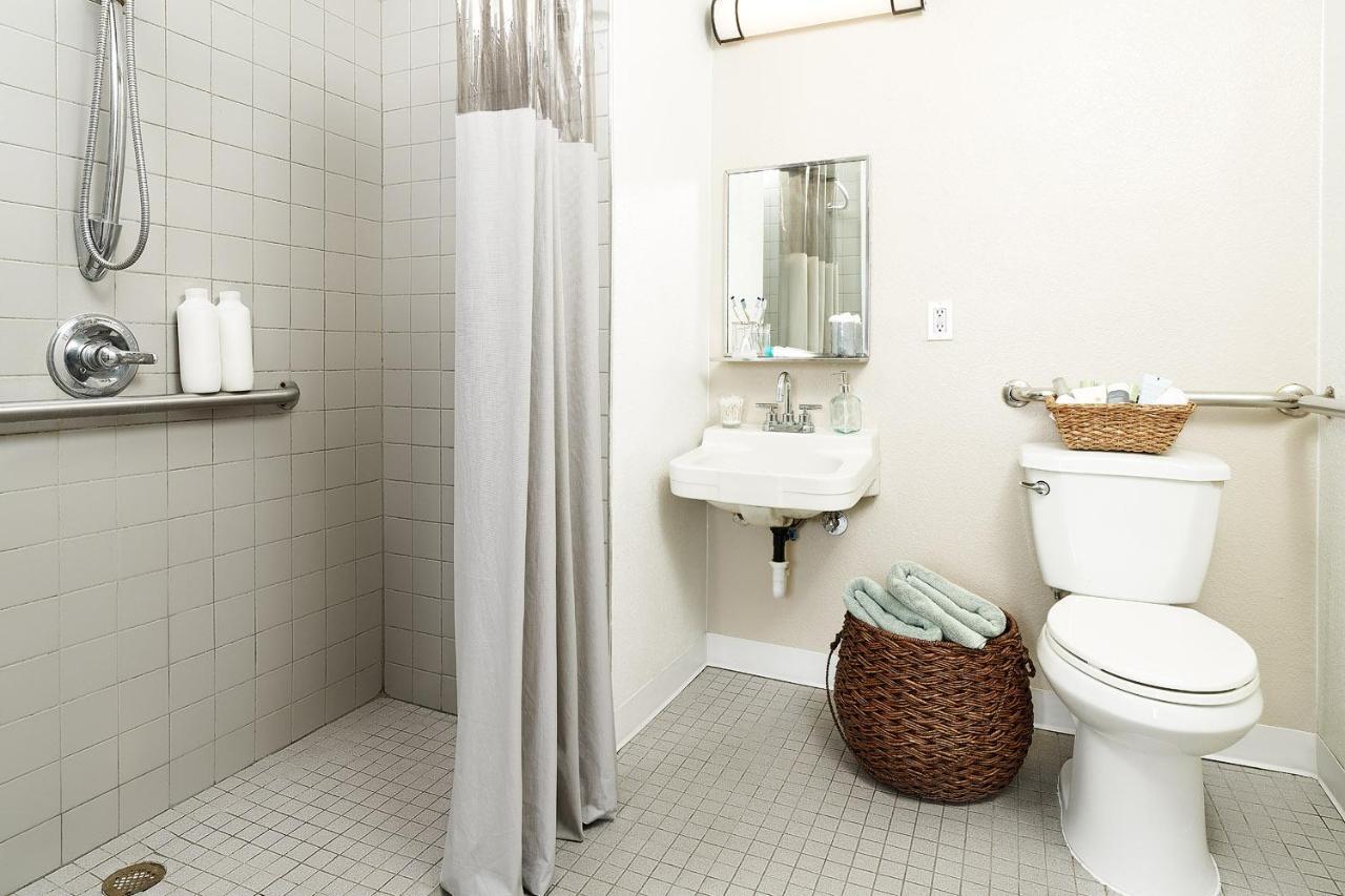 Intown Suites Extended Stay Greensboro Nc - Lanada Экстерьер фото