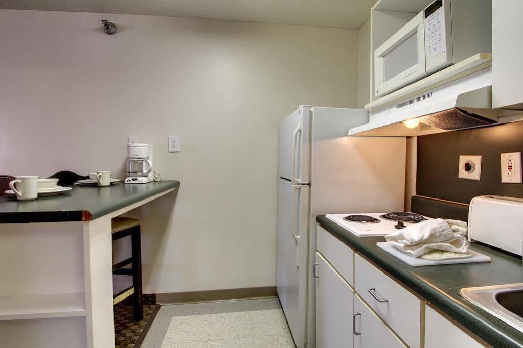 Intown Suites Extended Stay Greensboro Nc - Lanada Экстерьер фото